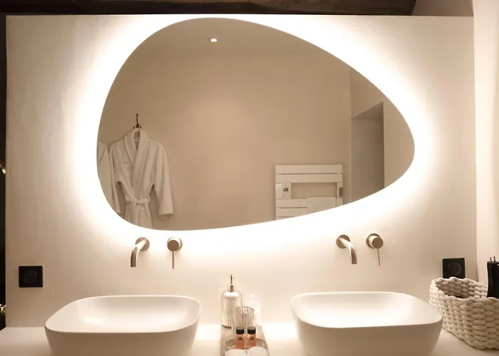 Hotel La Parenthese Suites Pont-de-lʼArche